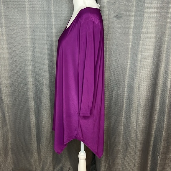BLOSSOM BY P PURPLE 3/4 SLEEVED ASYMMETRICAL HANKY HEM BLOUSE SIZE 1XL - Picture 5 of 7